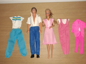 Verschiedene Barbiepuppen Bild 9