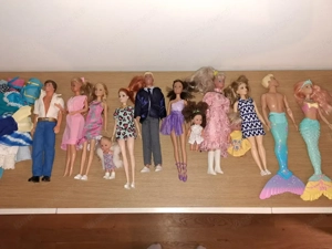 Verschiedene Barbiepuppen