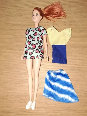 Verschiedene Barbiepuppen Bild 8