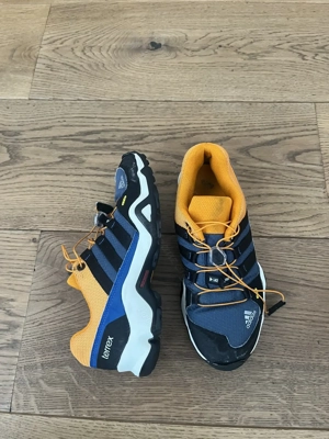 Adidas terrex Gr. 37-1 3 Jugend Kinder Wanderschuh Turnschuh Sportschuh blau-schwarz-orange-weiss Bild 3
