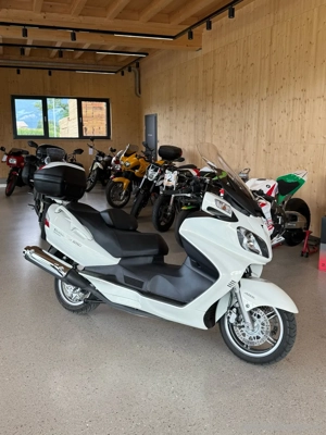Suzuki 650 Burgman Executive Bild 3