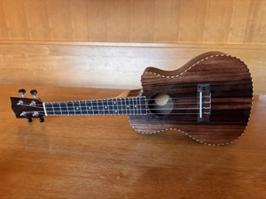 Ukulele mit Verstärkeranschluss