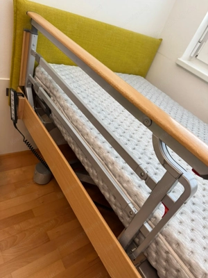 Hochwertiges Pflegebett