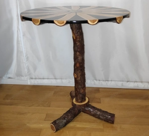 Beistelltisch Lärche und schwarzes Epoxidharz Bild 2