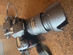 Nikon D7500 mit Objektiv 16-85 und 18 -140   WLAN - Bluetoothfähig Live View wenig Auslösungen Bild 2