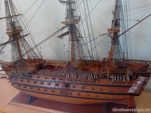 Modell HMS Victory inkl. Vitrine Bild 5