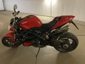 Ducati Streetfighter 1098 S Bild 2