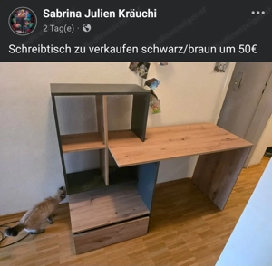 Schreibtisch