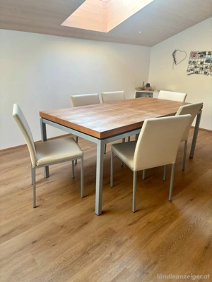 Auszieh-Esstisch mit 8 Stühlen Bild 2