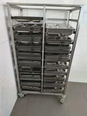 verkaufe stapelbare Edelstahl Teller inkl Wagen  Bild 3
