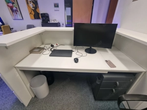 Empfangstresen mit LED-Beleuchtung Bild 11