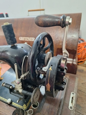 Antike Nähmaschine  Bild 6