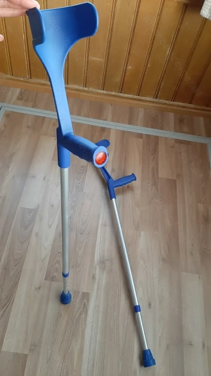 Krücken Gehhilfe  Bild 2 Krücken Gehhilfe  Bild 2