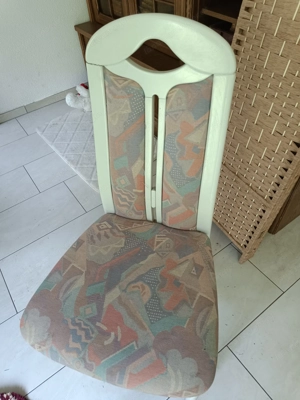 Tisch, vier Stühle  Bild 2