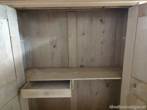 Schrank alt schön antik  Bild 2