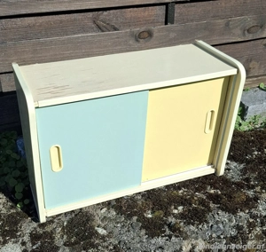 VINTAGE Hängeschränkchen