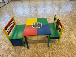 Spieltisch inkl. Stühle und Bank