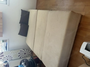 Ausziehbare Couch mit Stauraum