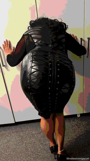 Heiße Frau zart bis hart Geile Ariana Bild 5