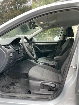 Skoda Octavia Combi 1,6 Ambition TDI 4x4 Green tec Bild 8