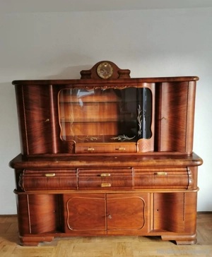 Hochwertiger Kasten zu verkaufen aus Familienbesitz Bild 2