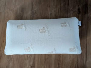 Natur-Kautschuk-Kissen zu verschenken Bild 5