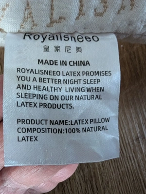 Natur-Kautschuk-Kissen zu verschenken Bild 2