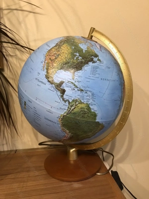 Globus mit Beleuchtung