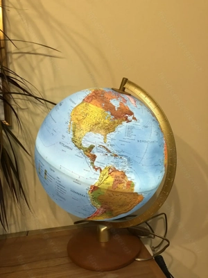 Globus mit Beleuchtung Bild 2