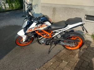 Motorrad KTM Duke 390 mit 44 PS Bild 3