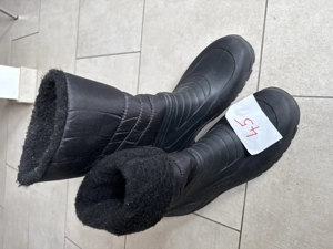 Gummistiefel. 