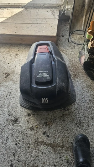 Mähroboter Husquarna 305 Bild 2