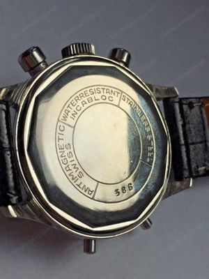 Ein hochwertiges Vintage-Tourneau-Gehäuse mit Dreifachkalender und Mondphase, Valjoux 88  Bild 4