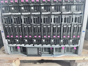 HP BladeSystem c7000 Enclosure 16x BL460c G9 5 TB Ram 32x 400GB SSD 12TB
