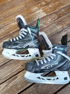 Eishockeyschuhe Bild 2