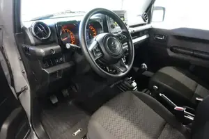 Suzuki Jimny Bild 2