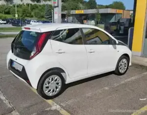 Toyota Aygo 1,0 VVT-i x-play x-shift Aut. Limousine