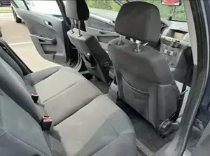  Opel Astra 1.4 (66 kW)   Baujahr 2007 Bild 2