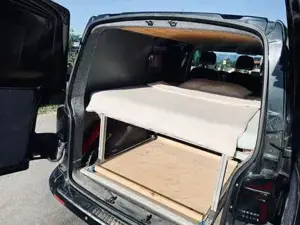 Vw T5.2 Kombi  140 Ps  Mit Campingeinbau 6 Sitzer Bild 7