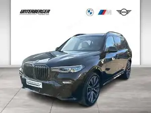 BMW X7 M50i M Sportpaket // Massagefunktion für Fahrer und Beifahrer // Panorama-Glasdach Sky Lounge