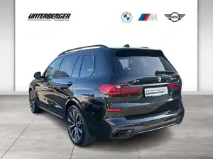 BMW X7 M50i M Sportpaket // Massagefunktion für Fahrer und Beifahrer // Panorama-Glasdach Sky Lounge Bild 2