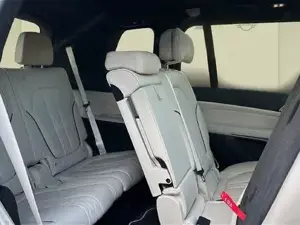 BMW X7 M50i M Sportpaket // Massagefunktion für Fahrer und Beifahrer // Panorama-Glasdach Sky Lounge Bild 10