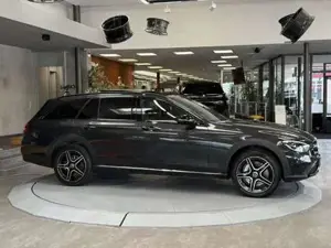 Mercedes-Benz E 400 Bild 11