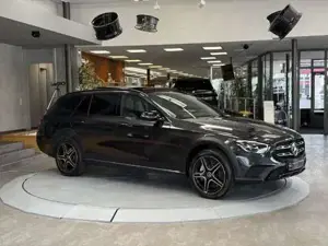 Mercedes-Benz E 400 Bild 12