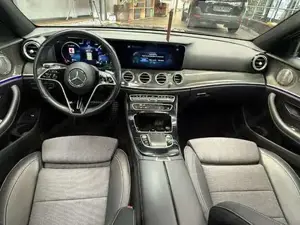 Mercedes-Benz E 400 Bild 16