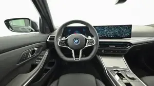 BMW 330e xDrive M Sportpaket // Innovationspaket // Komfortpaket Bild 11