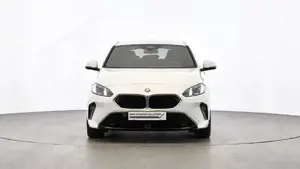 BMW 120i 5-Türer // M Sportpaket // Head Up Display // Anhängerkupplung Bild 3