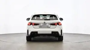 BMW 120i 5-Türer // M Sportpaket // Head Up Display // Anhängerkupplung Bild 4