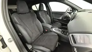 BMW 120i 5-Türer // M Sportpaket // Head Up Display // Anhängerkupplung Bild 12