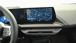 BMW 120i 5-Türer // M Sportpaket // Head Up Display // Anhängerkupplung Bild 11